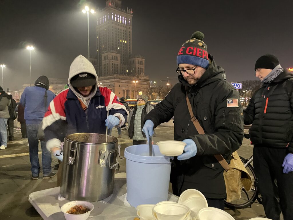 Dobra Wiadomość! Grant od Fundacji Biedronki na wsparcie naszego projektu dożywiania osób w kryzysie